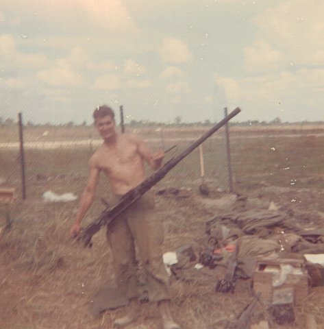 8-Tom holding the tracks ground mounted 50 Cal
